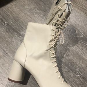 Zara lace Up booties in Écru